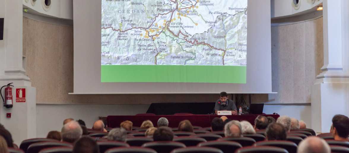 Carles Gascón durant la conferència de la Cataríada