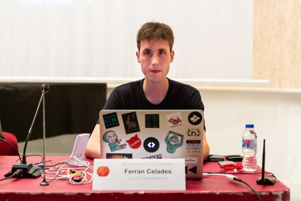 Conferència "Hacking 2.0" a càrrec de Ferran Celades