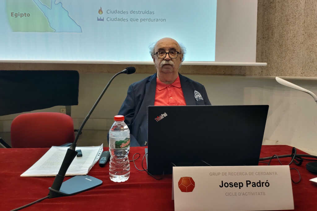 Josep Padró Parcerisa durant la conferència